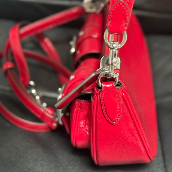 NWT Coach Ashton Baguette Bag Patent Leather CV943 Silver/Red - Picture 6 of 12